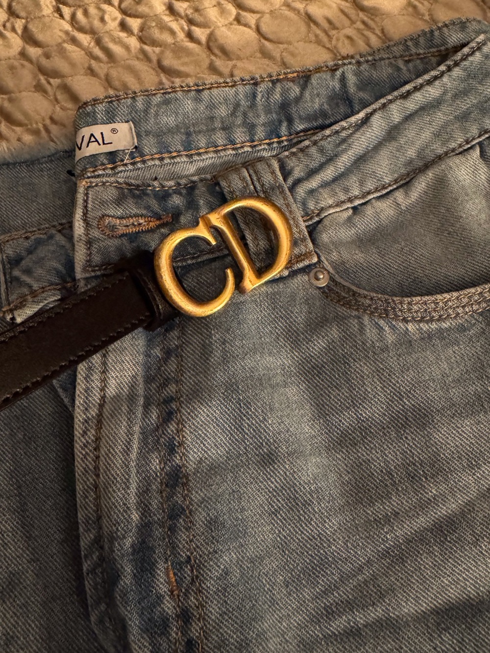 Fashion Designer Black Leather Belt with Gold Double-Buckle - Picture 2 of 11